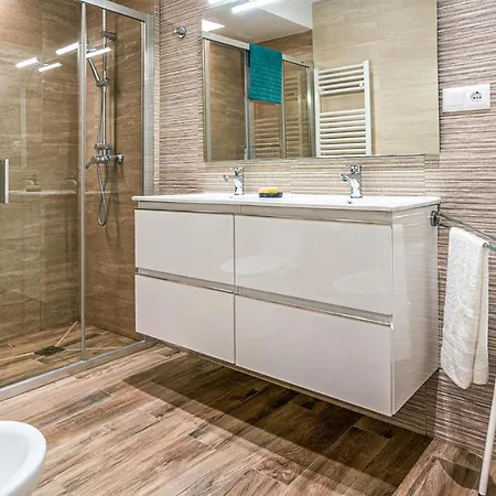 Amazing In With 2 Bedrooms And Wifi *